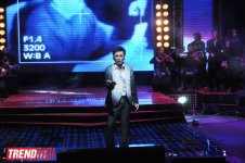 В Баку состоялся грандиозный "прощальный" вечер Фаига Агаева - искренность, цветы, феерическое шоу (фотосессия)