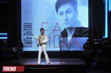 В Баку состоялся грандиозный "прощальный" вечер Фаига Агаева - искренность, цветы, феерическое шоу (фотосессия)