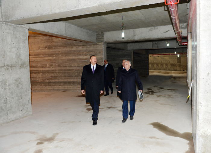 Президент Азербайджана ознакомился со строительными работами, проводимыми на улицах Физули и Мирзаги Алиева (ФОТО)
