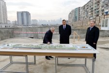 Президент Азербайджана ознакомился со строительными работами, проводимыми на улицах Физули и Мирзаги Алиева (ФОТО)