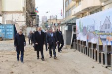 Президент Азербайджана ознакомился со строительными работами, проводимыми на улицах Физули и Мирзаги Алиева (ФОТО)