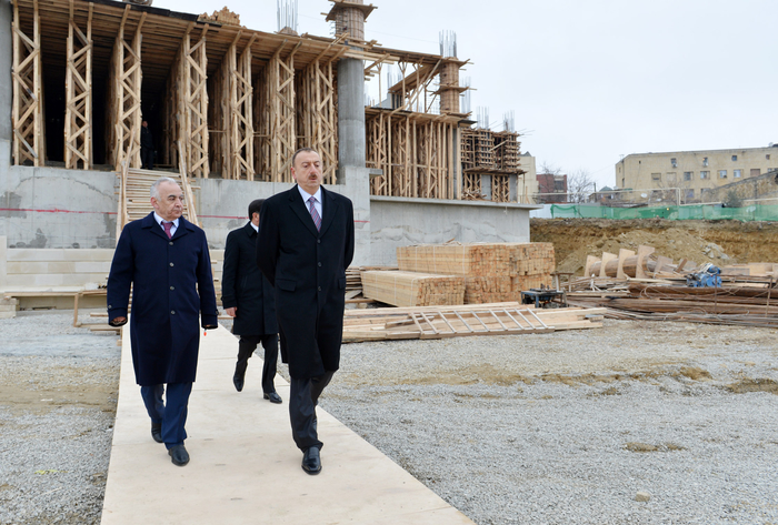 Президент Азербайджана ознакомился с ходом строительства в комплексе мечети в Бинагадинском районе Баку (ФОТО)