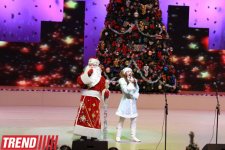 Во Дворце Гейдара Алиева состоялось новогоднее детское представление (фотосессия)