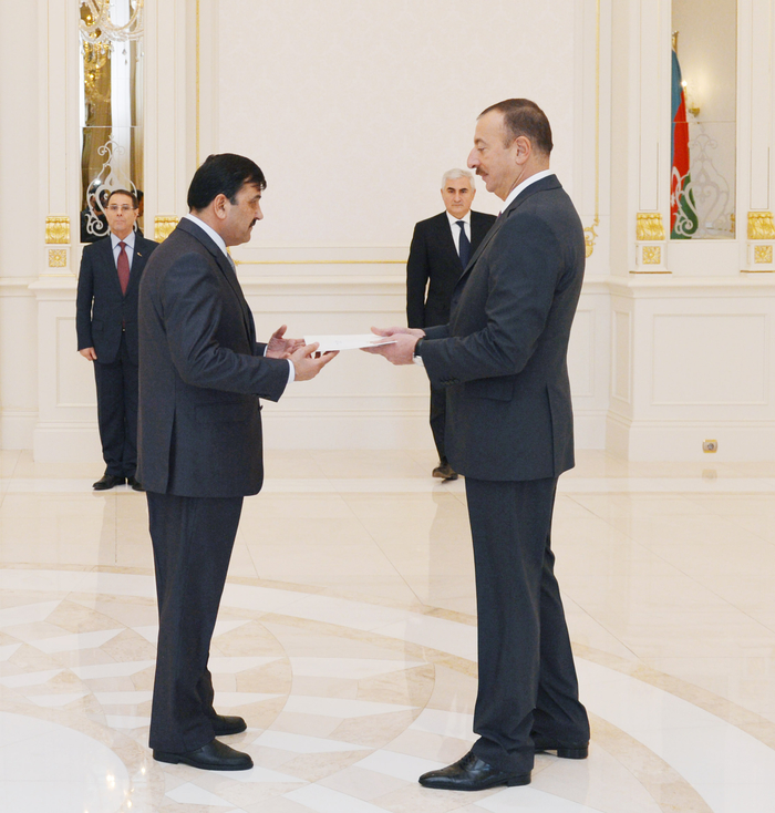 Azerbaijani President accepts credentials of incoming Tajik ambassador