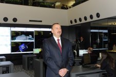Президент Азербайджана и его супруга наблюдали за процессом запуска на орбиту спутника Azerspace-1 (ФОТО)
