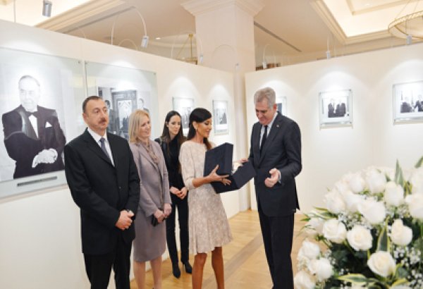 Serbian President visits Heydar Aliyev Foundation (PHOTO)