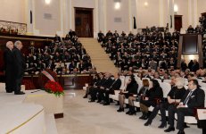 Президент Азербайджана почтил память Махмуда Керимова (ФОТО)