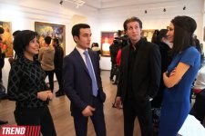 В Баку открылся фестиваль художественных галерей (фотосессия)
