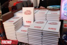 Бахрам Багирзаде на 8 марта презентовал книгу  "О чем говорят женщины?" (фотосессия)