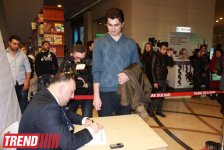 Бахрам Багирзаде на 8 марта презентовал книгу  "О чем говорят женщины?" (фотосессия)