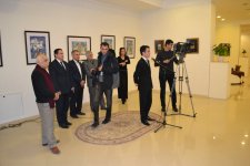 В Баку открылась выставка "Современность  в  миниатюре" (фото)