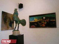 Весна в Музейном центре Баку: выставка "Разноцветие ветреного вторника" (фотосессия)