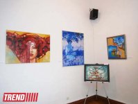 Весна в Музейном центре Баку: выставка "Разноцветие ветреного вторника" (фотосессия)