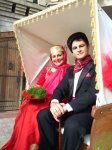 Азербайджанские радиоведущие и молодые певцы в национальных костюмах (фотосессия)