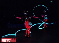 В Баку состоялось неоновое шоу "Эйфория" московской группы FIRE MAGIC SHOW (фотосессия)