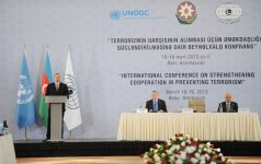 Президент Азербайджана принял участие в международной конференции по борьбе с терроризмом (ФОТО)