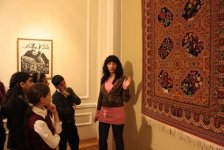 В рамках образовательного проекта школьники Баку посетили Национальный музей искусств Азербайджана