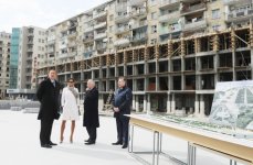 Президент Азербайджана и его супруга ознакомились с ходом строительных работ на подземной автостоянке и в парке в Баку (ФОТО)