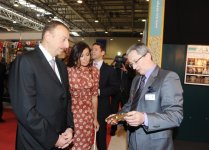 Президент Азербайджана и его супруга ознакомились с Азербайджанской международной выставкой туризма и путешествий «AİTF-2013» (ФОТО)