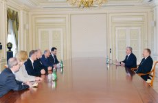 Президент Азербайджана принял руководителей компаний Astrium и European Aeronautic Defence and Space