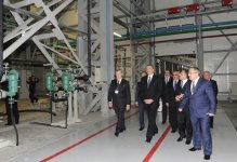 Президент Азербайджана принял участие в открытии завода по производству керамических плит в Гаджигабуле (ФОТО)
