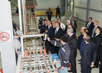 Президент Азербайджана принял участие в открытии завода по производству керамических плит в Гаджигабуле (ФОТО)
