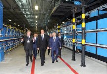Президент Азербайджана принял участие в открытии завода по производству керамических плит в Гаджигабуле (ФОТО)