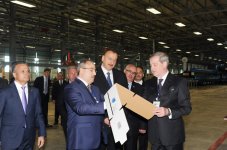 Президент Азербайджана принял участие в открытии завода по производству керамических плит в Гаджигабуле (ФОТО)