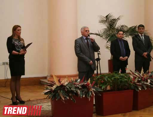 В Баку открылась выставка "Эко арт" - арт-объект "Рыба, птица, человек"... (фото)