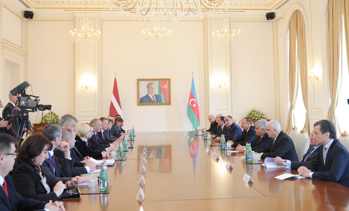 Latvian President very impressed by Azerbaijan’s development over last 20 years (PHOTO)