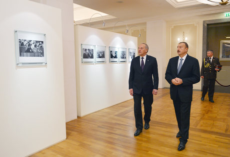 Президент Латвии ознакомился с Фондом Гейдара Алиева (ФОТО)