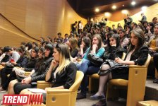 В Азербайджане открылся Международный форум молодых поэтов (фото)