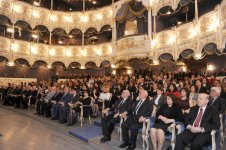 Президент Азербайджана принял участие в церемонии, посвященной 90-летию академика Зарифы Алиевой (ФОТО)