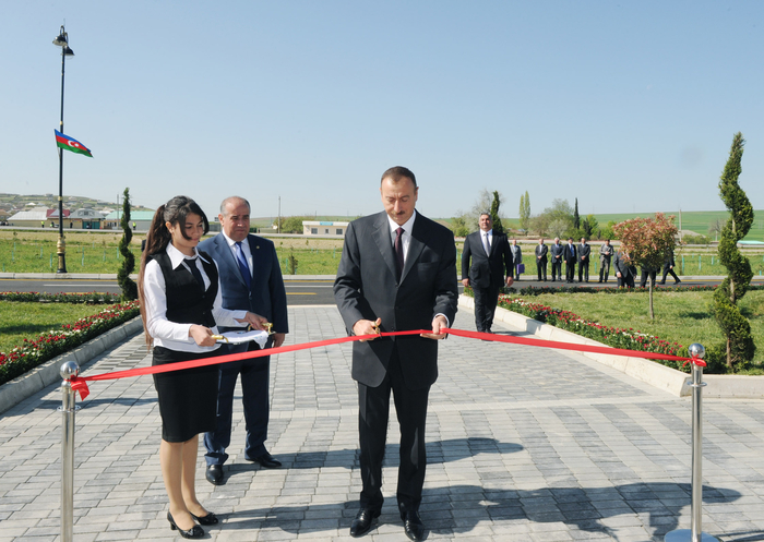 Президент Азербайджана принял участие в открытии Молодежного центра в Гобустане  (ФОТО)
