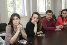 В рамках проекта "Книжный клуб" "Ирели" состоялась встреча с писателем Чингизом Абдуллаевым (фото)