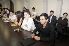 В рамках проекта "Книжный клуб" "Ирели" состоялась встреча с писателем Чингизом Абдуллаевым (фото)