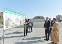 Президент Азербайджана ознакомился в Сумгайыте с мечетью "Джума" после капитального ремонта (ФОТО)