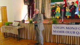 В Баку состоялся литературно-художественный вечер, посвященный 80-летию Мамеда Араза (фото)