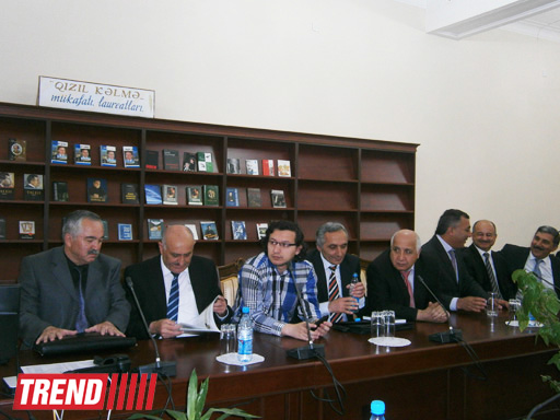 В Баку состоялась церемония вручения литературной премии "Золотое слово"(фото)