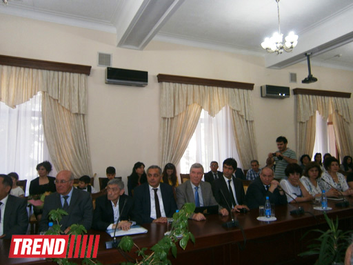 В Баку состоялась церемония вручения литературной премии "Золотое слово"(фото)