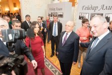 Лейла Алиева: Гейдар Алиев создал Азербайджан, который сегодня удивляет мир своими экономическими, политическими и культурными достижениями (ФОТО)