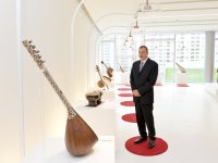 Azerbaijani President visits Heydar Aliyev Museum in Heydar Aliyev Center (PHOTO)
