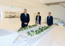 Azerbaijani President visits Heydar Aliyev Museum in Heydar Aliyev Center (PHOTO)