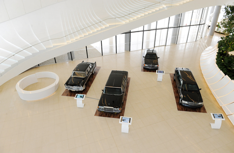 Azerbaijani President visits Heydar Aliyev Museum in Heydar Aliyev Center (PHOTO)