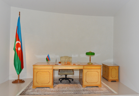 Azerbaijani President visits Heydar Aliyev Museum in Heydar Aliyev Center (PHOTO)