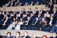 Ильхам Алиев и его супруга приняли участие в церемонии, посвященной 90-летнему юбилею общенационального лидера Азербайджана Гейдара Алиева (ФОТО)