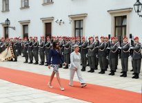 Azerbaijani President officially welcomed to Vienna (PHOTO)