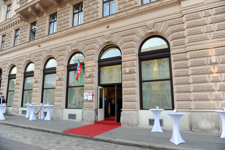 President Ilham Aliyev and his spouse attend opening of Azerbaijani Cultural Center in Vienna (PHOTO)