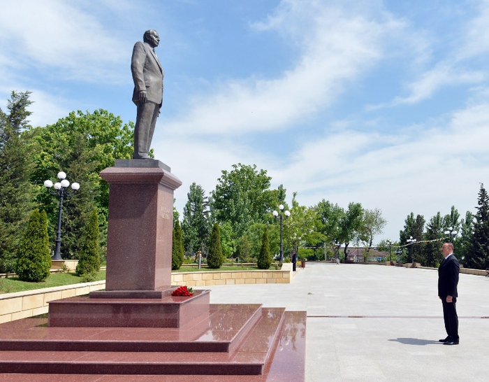 Президент Азербайджана прибыл в Шамахинский район (ФОТО)