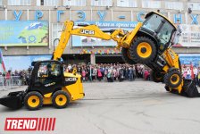 Шоу экскаваторов в Екатеринбурге  (фото)